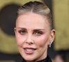Mère célibataire de deux filles adoptées, elle souligne les difficultés à concilier vie intime et parentalité.
Hollywood, Californie — Première à Los Angeles du film Netflix « The Old Guard 2 » qui s’est tenue au Netflix Tudum Theater le 25 juin 2025 à Hollywood, Los Angeles, Californie, États-Unis. Backgrid USA / Bestimage