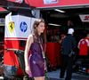 Une robe cintrée à la taille avec une ceinture assortie

Charlotte Casiraghi dans les paddocks du Formula 1 Louis Vuitton Grand Prix de Monaco 2026, à Monte Carlo, Monaco, le 6 juin 2026. © Bruno Bebert/Bestimage