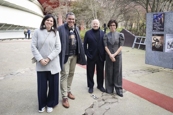 Puis, en 2020, Marc Ladreit de Lacharrière avait ajouté deux nouvelles œuvres à ce don historique, qui a rejoint les collections du musée parisien, que Jacques Chirac affectionnait particulièrement.

Signature de la 2ème convention entre Fimalac et le Musée du Quai Branly, en présence de Marc Ladreit de Lacharrière, Rachida Dati et Emmanuel Kasarhérou, Paris, France, le 28 fevrier 2025. Jack Tribeca / Bestimage