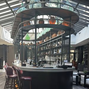 Véronika Loubry immortalise sa venue dans le prestigieux hôtel de Patrick Bruel - Capture d'écran Instagram - Juillet 2025).