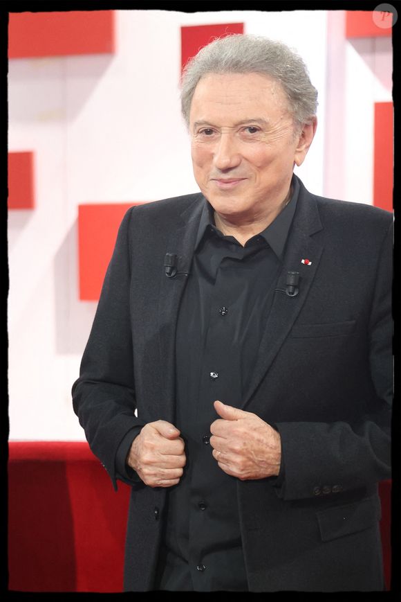 Exclusif - Michel Drucker - R.Dati, ministre de la Culture, sur le plateau de l'enregistrement de l'émission "Vivement Dimanche", au studio Rive Gauche, présentée par M.Drucker et diffusée le 16 mars 2025. © Alain Guizard / Bestimage