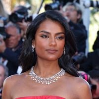 Simone Ashley au Festival de Cannes : l'astuce beauté, accessible à tous, de l’actrice du Diable s’habille en Prada 2 pour le tapis rouge