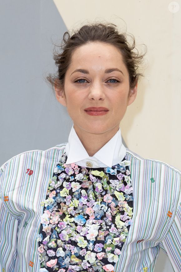 Marion Cotillard au photocall du défilé 2 de mode Haute-Couture automne-hiver 2022-2023 "Chanel" à Paris, France, le 5 juillet 2022. © Olivier Borde/Bestimage