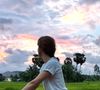 Entre les rizières, les luxuriantes forêts, les temples et sanctuaires, la mère de famille en a pris plein la vue !

Nathalie Péchalat immortalise ses vacances au Cambodge (Capture d'écran 19 août 2025)