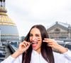 Si elle revendique cet héritage, elle explique avoir voulu construire un univers différent et ne pas être simplement comparée à son père. 

Jade Genin