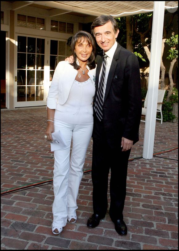 Jackie Lombard et Philippe Douste-Blazy à Los Angeles, le 28 juillet 2007.

Photo : Bestimage