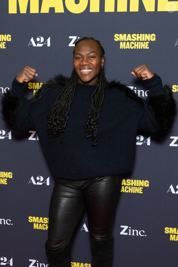 La judokate française, déjà mère d'une petite fille, avait repris la compétition cinq mois à peine après son accouchement.

Clarisse Agbégnénou assiste à la première du film 'Smashing Machine' au Pathé BNP Paribas le 23 octobre 2025 à Paris, France. Photo Nasser Berzane/Abaca