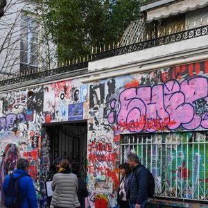 Devenu musée, le lieu où a vécu et s'est éteint Serge Gainsbourg appartient désormais au public

Maison de Serge Gainsbourg (35ème anniversaire de sa mort) à Paris, France, le 2 mars 2026. © Alexandre Fay/PixPlanete/Bestimage