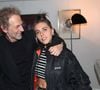 Dans l'équipe de Zazie, elle ira jusqu'en huitièmes de finale. Sept ans plus tard, Liv a affiné son style musical.
Stéphane Freiss et sa fille aînée Liv Del Estal - Première représentation de la pièce "Le Cercle des Poètes Disparus" au théâtre Antoine à Paris, France, le 24 Janvier 2024.
© Bertrand Rindoff / Bestimage No Web - Belgique et Suisse