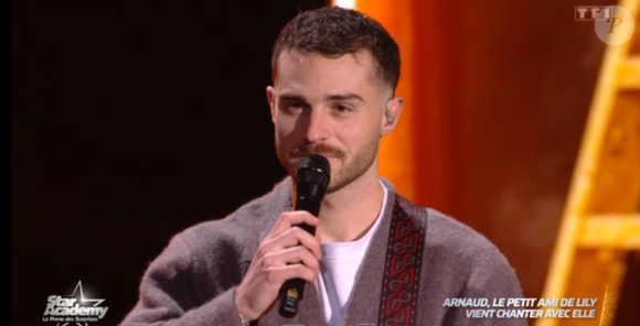 Arnaud, le petit-ami de Lily la surprend sur le plateau de la Star Academy
