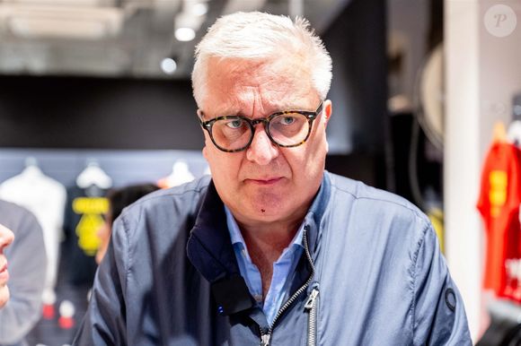 Il s’agit du fils de la chanteuse flamande Iris Vandenkerckhove, plus connue sous le pseudonyme Wendy Van Wanten. 


La famille royale belge a été aperçue à l'exposition "Bricks of Wonder" à Leidschendam, où elle a manifesté son intérêt pour les œuvres d'art originales présentées. © Backgrid USA / Bestimage