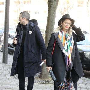Marion Cotillard et son compagnon Guillaume Canet à la sortie de l'hommage à Agnès Varda dans la Cinémathèque française avant ses obsèques au cimetière du Montparnasse à Paris, France, le 2 avril 2019.