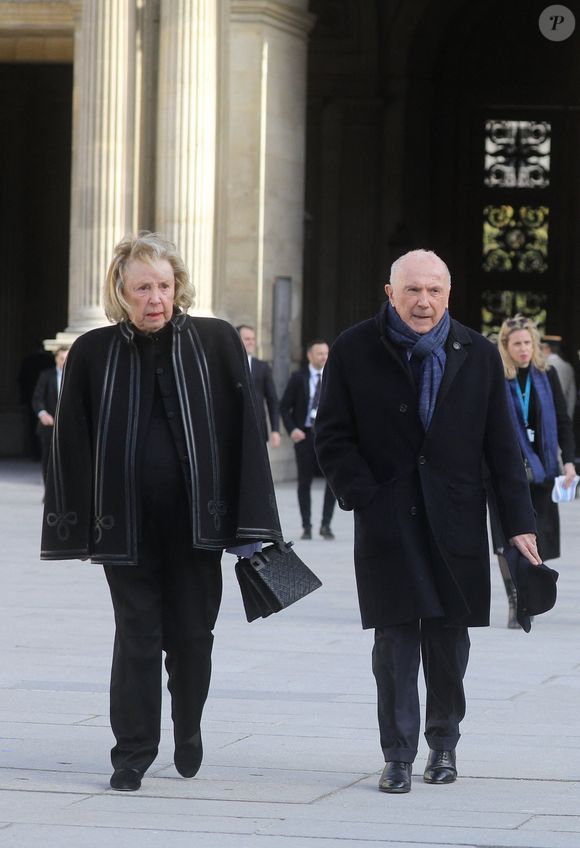 Maryvonne et François Pinault - Cérémonie d’hommage national rendu à Monsieur Pierre Soulages dans la cour carrée du Louvre à Paris. Le 2 novembre 2022
© Dominique Jacovides / Bestimage
