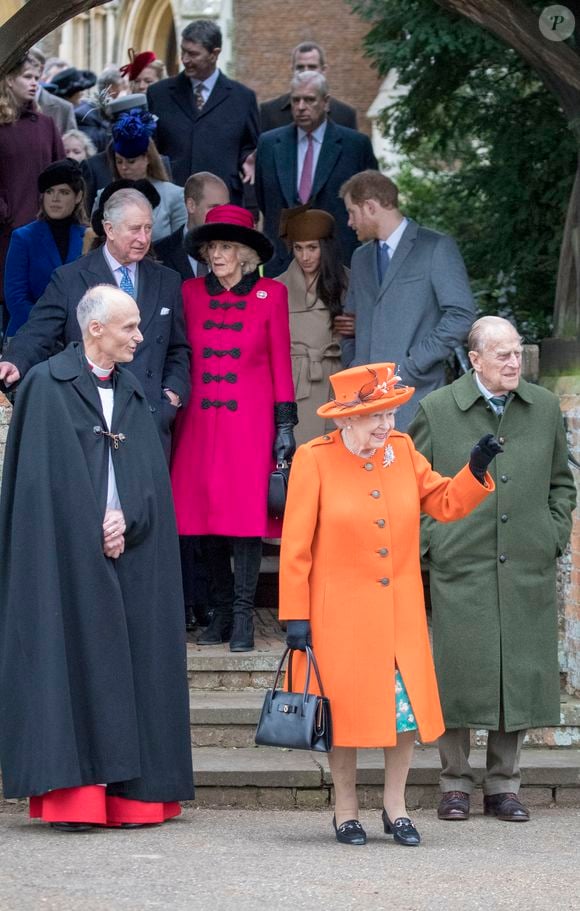 Kate Catherine Middleton, enceinte  et le prince William, duc de Cambridge avec le prince Harry et sa fiancée Meghan Markle, Le prince Charles, prince de Galles et Camilla Parker Bowles, La reine Elisabeth II et le prince Philip Duc d'Édimbourg - La famille royale d'Angleterre arrive à l'église St Mary Magdalene pour la messe de Noël à Sandringham le 25 décembre 2017