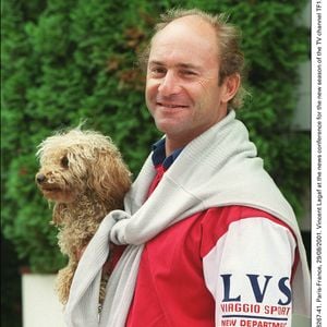 Vincent Lagaf à la conférence de presse de la nouvelle saison de la chaîne de télévision TF1, Paris-France, le 29/08/2001. Crédit Francis Petit/Abaca