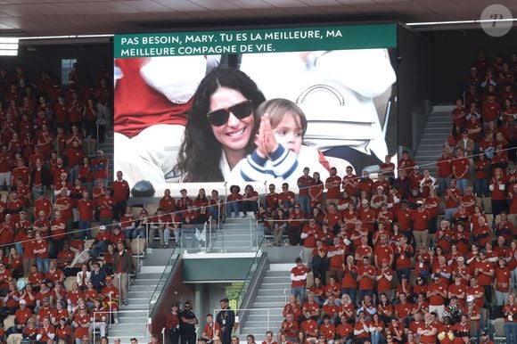 Xisca Perello (sa femme) et Rafael Junior (son fils) - Hommage à Rafael Nadal et à ses 14 victoires sur la terre battue de Roland Garros lors des Internationaux de France de Tennis de Roland Garros 2025 - Jour 01 à Paris le 25 Mai 2025. 

© Bertrand Rindoff / Bestimage