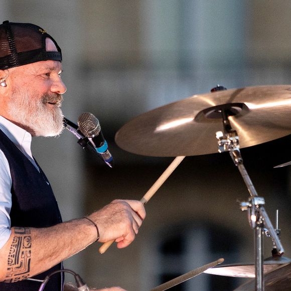 Le grand chef et animateur TV Philippe Etchebest est egalement leader et batteur d'un groupe de rock, "Chef and the Gang", il a organisé pour la fete de la musique un concert devant un de ses restaurants, " Le Quatrieme Mur", qu'il dirige dans le batiment de l'Opera de Bordeaux, le 21 Juin 2024. Patrick Bernard-Thierry David/ Bestimage