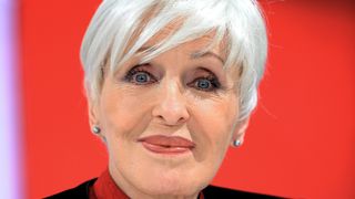 Pas d'hommage ni de cérémonie pour Nicole Croisille : les raisons derrière son départ sans bruit