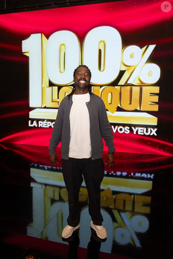 Côté vie privée, l'acteur s'était confié avec franchise en 2022 sur sa situation amoureuse et les difficultés liées à son célibat.

Exclusif - Noom Diawara en backstage de l'enregistrement de l'émission "100% Logique", présentée par C.Féraud et diffusée le 7 mars 2026 sur France 2, à Saint Denis, France, le 26 novembre 2025. © Jeremy Melloul/Bestimage