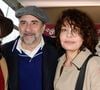 Alors que sa famille a tristement annoncé la disparition d'Isabelle Mergault à l'âge de 67 ans, l'acteur et imitateur français Antoine Duléry a partagé sa peine et surprise auprès de "Gala". 

Isabelle Mergault avec Antoine Duléry et sa femme Pascale Pouzadoux - La 95ème édition du Prix d'Amérique Opodo à l'Hippodrome de Paris-Vincennes Photo par Guirec Coadic/Bestimage