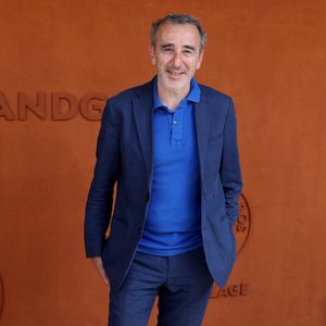 Elie Semoun - Les célébrités au village lors des Internationaux de France de Tennis de Roland Garros le 1er juin 2025. © Dominique Jacovides / Bestimage