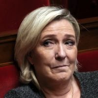 Marine Le Pen a appris la disparition de son père bien après la nouvelle, un "moment particulier" loin de la France