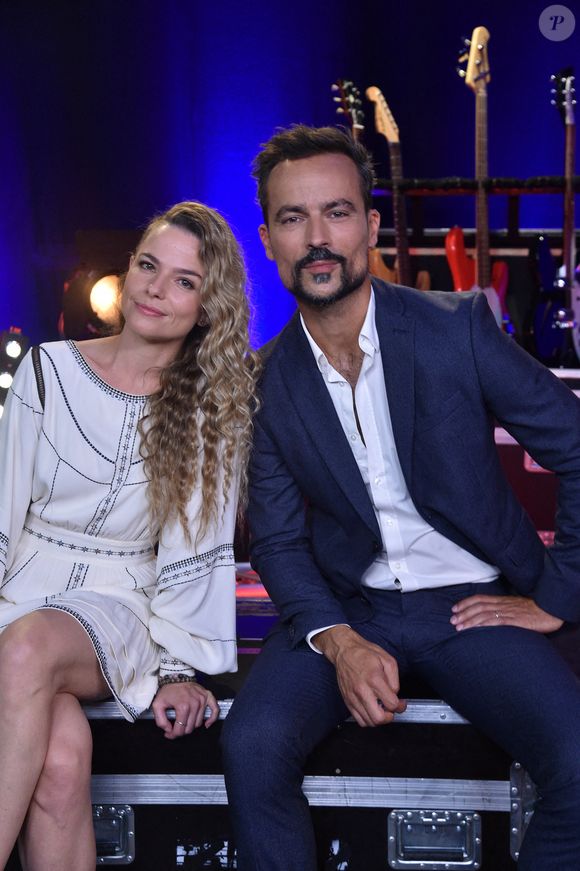 Révélée au grand public dans la comédie musicale "Roméo et Juliette" alors qu'elle n'avait que 15 ans, la chanteuse est désormais à l'affiche de la tournée Les comédies musicales aux côtés de Damien Sargue. 

Exclusif - Cecilia Cara et Damien Sargue - Backstage - Enregistrement de l'émission "300 Choeurs chantent les plus belles comédies musicales" à Paris, qui est rediffusée le 9 décembre sur France 3 © Giancarlo Gorassini / Bestimage
