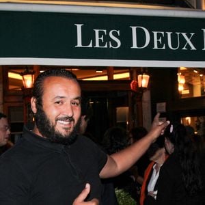 Naestro - Personnalités aux Deux Magots pour la 3ème édition du salon du livre à Saint-Germain-des-Prés "Des pages avant la plage" à Paris le 6 juin 2026

© Philippe Baldini / Bestimage