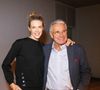 Bien avant de trouver le grand bonheur auprès de Stéphane Delajoux, Julie Andrieu a vécu une histoire de quelques années avec un autre homme dont elle est restée proche. 

Exclusif - Jean-Marie Périer et Julie Andrieu au théâtre du Rond Point pour une représentation de son spectacle "Flashback" à Paris .
© Frédéric Maligne / Bestimage