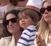 Maria Francisca “Xisca” Perello, l'épouse de Rafael Nadal et leur fils dans les tribunes de Roland Garros. Capture France 2