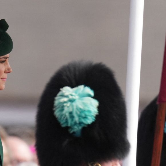 Kate Middleton assiste au défilé de la Saint-Patrick des Irish Guards à la caserne de Mons, Aldershot.
Julien Burton / Bestimage