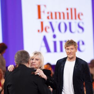 Exclusif - Chantal Ladesou lors de l'enregistrement de l'émission "Famille je vous aime" présentée par M.Drucker et qui sera diffusée le 29 décembre sur France 3, au studio Rive gauche, à Paris, France, le 2 décembre 2025. © Gaffiot-Perusseau/Bestimage

|Exclusif - Enregistrement de l'émission "Famille je vous aime" présentée par Michel Drucker et qui sera diffusée le 29 décembre sur France 3