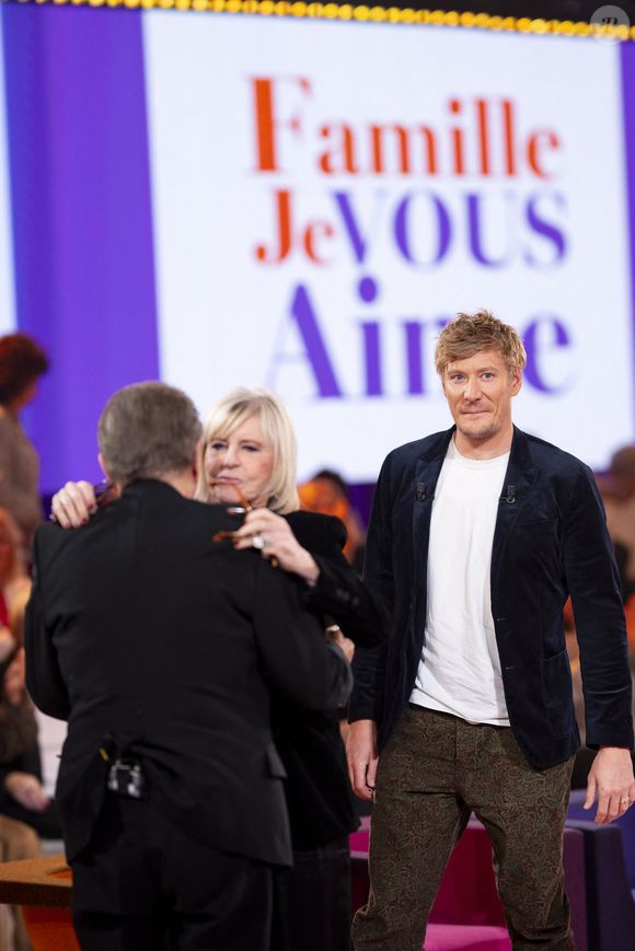 Exclusif - Chantal Ladesou lors de l'enregistrement de l'émission "Famille je vous aime" présentée par M.Drucker et qui sera diffusée le 29 décembre sur France 3, au studio Rive gauche, à Paris, France, le 2 décembre 2025. © Gaffiot-Perusseau/Bestimage

|Exclusif - Enregistrement de l'émission "Famille je vous aime" présentée par Michel Drucker et qui sera diffusée le 29 décembre sur France 3