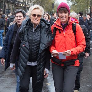 Muriel Robin et Anne Le Nen lors de la Marche historique de lutte contre les violences faites aux wowen à Paris, France, le 24 novembre 2019. Photo de Nasser Berzane/ABACAPRESS.COM