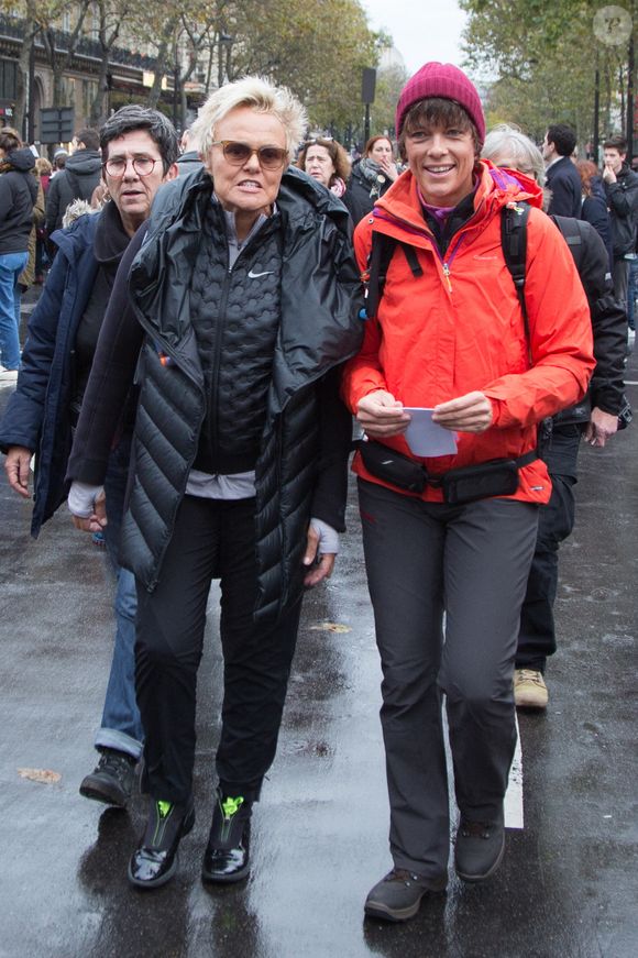 Muriel Robin et Anne Le Nen lors de la Marche historique de lutte contre les violences faites aux wowen à Paris, France, le 24 novembre 2019. Photo de Nasser Berzane/ABACAPRESS.COM
