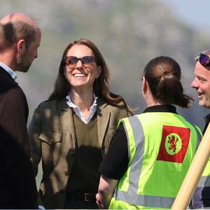 Le Prince William et Kate Middleton, le Prince et la Princesse de Galles, prennent le ferry pour l'île de Iona, le deuxième jour de leur visite à l'île de Mull en Écosse, Royaume-Uni, le 30 avril 2025.  Photo prise par Stephen Lock/I-Images/ABACAPRESS.COM