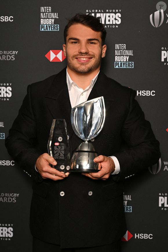 Antoine Dupont durant la cérémonie des World Rugby Awards 2024 à la salle des Etoiles à Monaco, le 24 novembre 2024. © Bruno Bebert/Bestimage