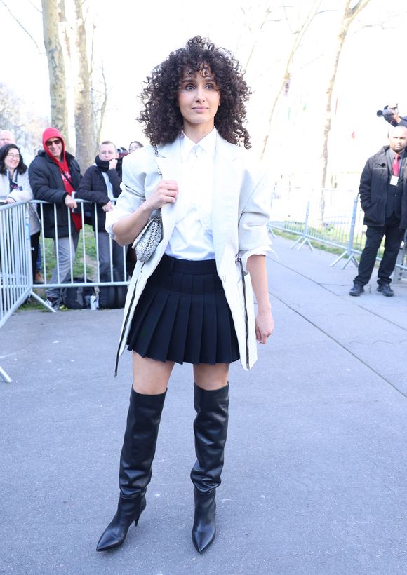 Oulaya Amamra aux arrivées au défilé Rabanne Mode Collection Prêt-à-Porter Automne/Hiver 2025-2026 lors de la Fashion Week de Paris (PFW) au siège de l'Unesco, à Paris, France, le 6 mars 2025. © Denis Guignebourg/Bestimage