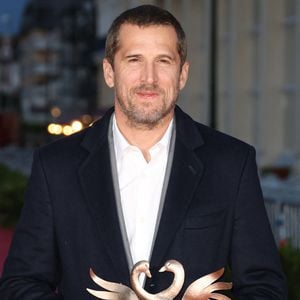 Meilleur acteur (SWANN) : Guillaume Canet pour le film HORS-SAISON sur le tapis rouge pour le palmarès lors de la cérémonie de clôture du 38ème festival du film de Cabourg, France, le 15 juin 2024. Les Journées romantiques du 38ème Festival du film de Cabourg (Calvados) auront lieu du 12 au 16 juin. © Coadic Guirec/Bestimage
