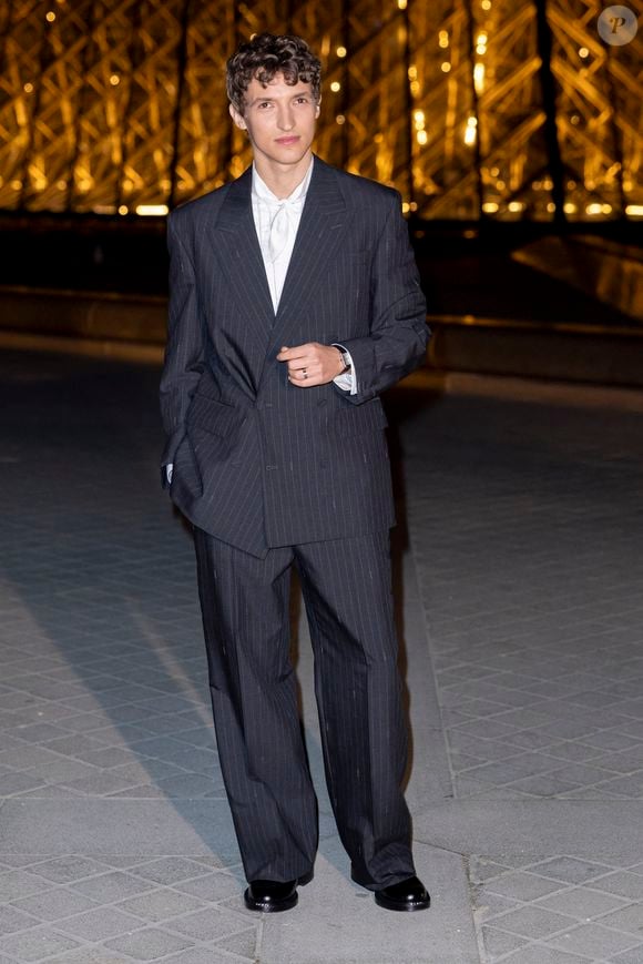 Aliocha Schneider - Photo Call du « Le Grand Diner du Louvre « lors de la Fashion Week  à Paris le 5 mars 2025. © Olivier Borde /Bestimage