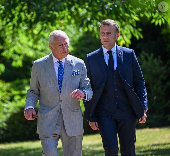 Déambulation d'Emmanuel Macron, président de la République Française, et de la Première dame Brigitte Macron, dans les jardins du château de Windsor avec le roi Charles III d'Angleterre et Camilla Parker Bowles, reine consort, le 9 juillet 2025.  © Jeanne Accorsini / Pool / Bestimage