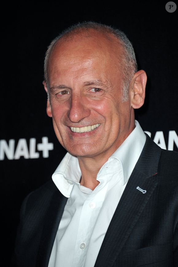 Jean-Michel Apathie arrivant à la soirée Canal Plus pour présenter les programmes de la prochaine saison à la Cité De La Mode Et Du Design à Paris, France, le 6 septembre 2012. Photo de Giancarlo Gorassini/ABACAPRESS.COM