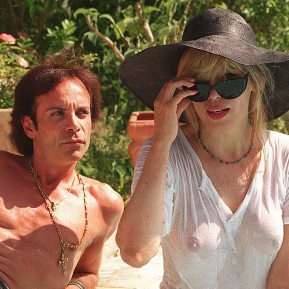 Archives — Amanda Lear et Alain-Philippe Malagnac à Saint-Rémy-de-Provence.