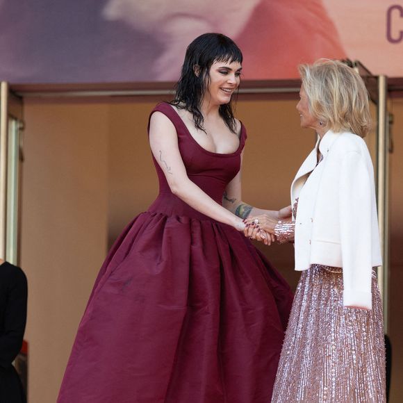 Cara Delevingne, Iris Knobloch - Montée des marches du film "The history of sound" lors du 78ème Festival International du Film de Cannes, au Palais des Festivals à Cannes. Le 21 mai 2025. © Jacovides-Moreau / Bestimage