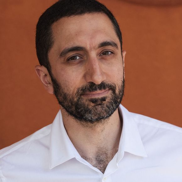 Fin avril, le ministre de l’Éducation nationale Édouard Geffray a évoqué la possibilité de décaler l'heure de début des cours dans les établissements. Cette réflexion rejoint l'avis du docteur Jimmy Mohamed

Jimmy Mohamed au village lors des Internationaux de France de tennis de Roland Garros à Paris, France.
© Jacovides-Moreau/Bestimage