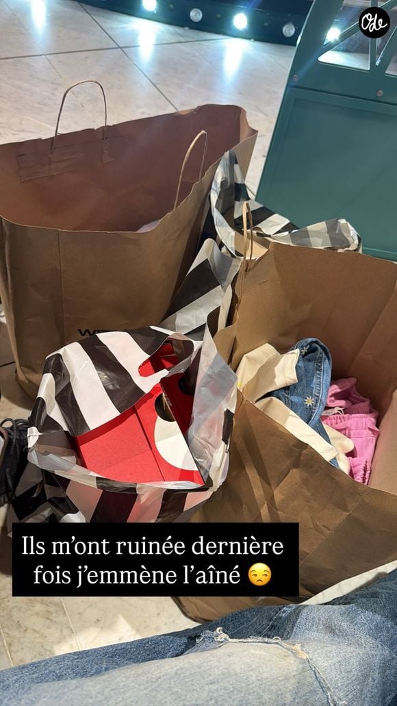 Ses enfants lui ont fait dépenser beaucoup.

Vitaa a partagé sa séance shopping avec ses enfants. Capture d'écran Instagram