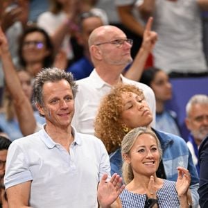 Anne-Sophie Lapix et son mari Arthur Sadoun dans les tribunes de la finale Hommes "France vs Pologne" de volley-ball lors des Jeux Olympiques Paris 2024. Le 10 août 2024
© P.Perusseau-D.Jacovides / Bestimage