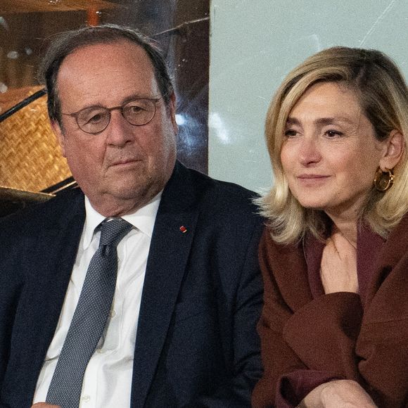 Francois Hollande et Julie Gayet assistent aux Internationaux de France 2024 à Roland Garros le 4 juin 2024 à Paris, France. Photo by Laurent Zabulon/ABACAPRESS.COM
