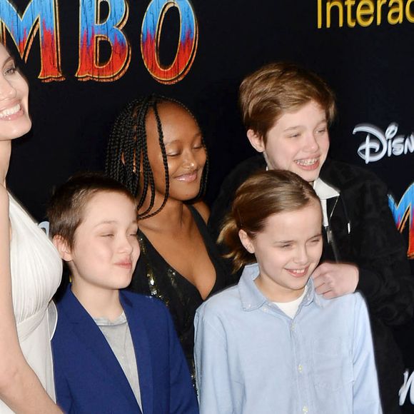Angelina Jolie et ses enfants Zahara, Shiloh, Vivienne et Knox Jolie-Pitt à la première de Dumbo à Hollywood, Los Angeles, le 11 mars 2019.@Bestimage