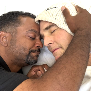 Sur les réseaux, de nombreuses célébrités lui ont rendu hommage, comme l'acteur Alfonso Ribeiro. Sur cette photo, on le voit faire ses adieux à son ami de longue date.

Capture d'écran Instagram d'Alfonso Ribeiro.